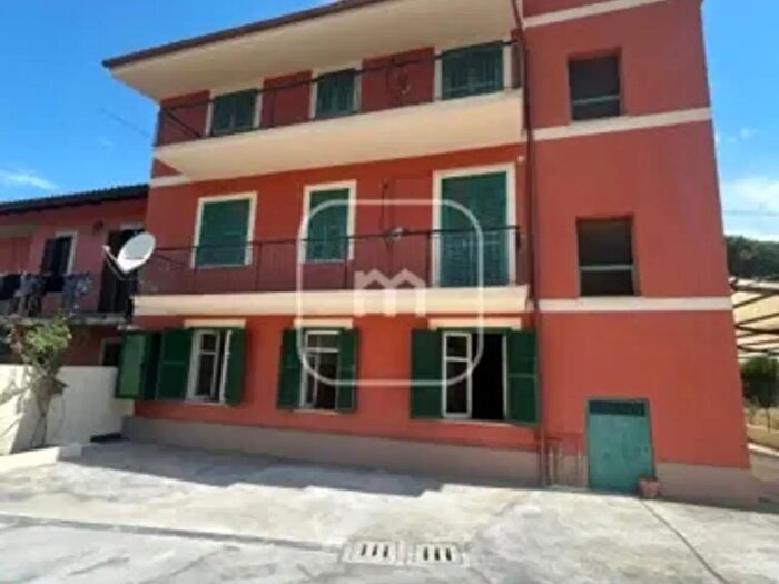 Casa con 6 locali in vendita in Via Latina, Colleferro
