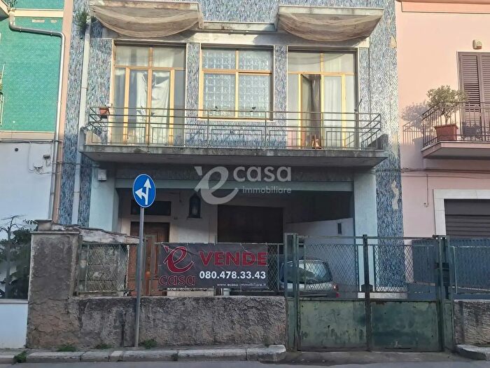 Casa con 7 locali in vendita in Via Crocecchia, Noicattaro