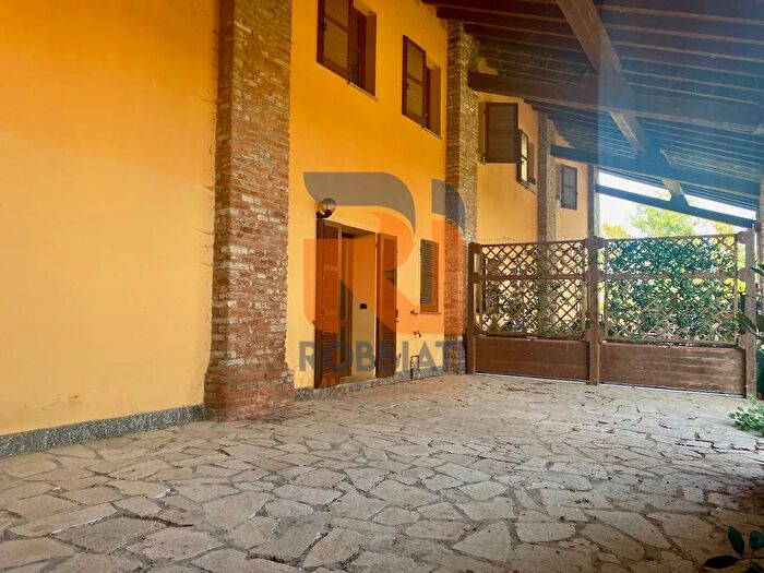 Case in Vendita e in Affitto - 2