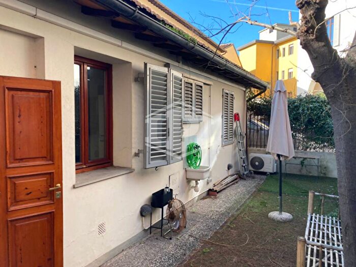 Casa bilocale in affitto in Viale Spartaco Lavagnini, Libertà Savonarola, Firenze
