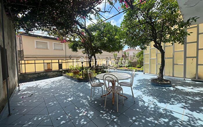 Casa con 7 locali in vendita in Piazza Duomo, Santa Marina