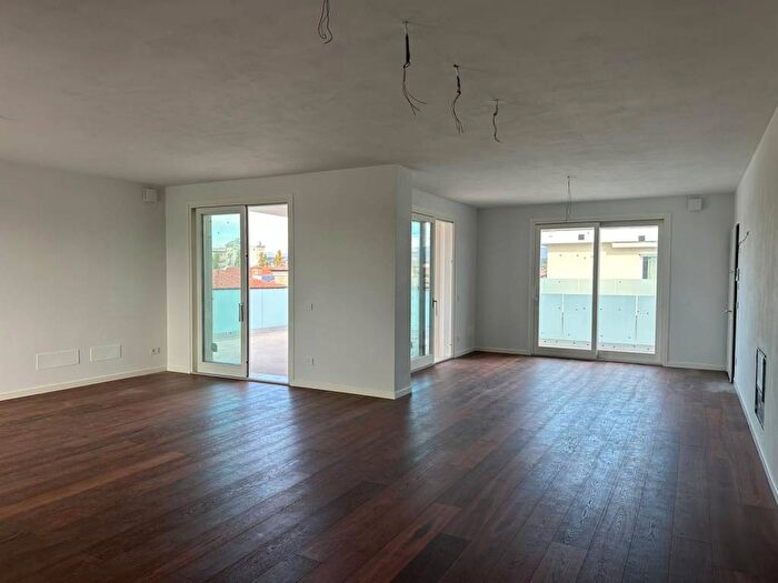 Appartamento quadrilocale in affitto in Via degli Ulivi, Rovato