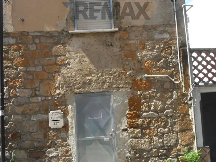 Casa bilocale in vendita in Via Redentore, Caltanissetta
