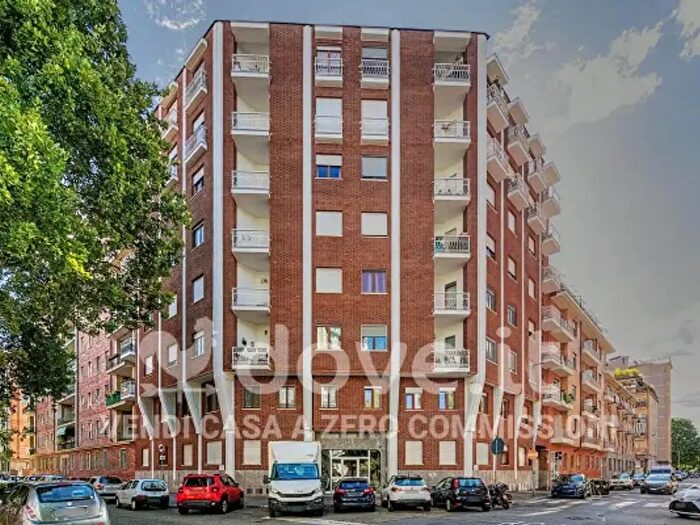 Appartamento trilocale in vendita in Corso Brianza, Torino