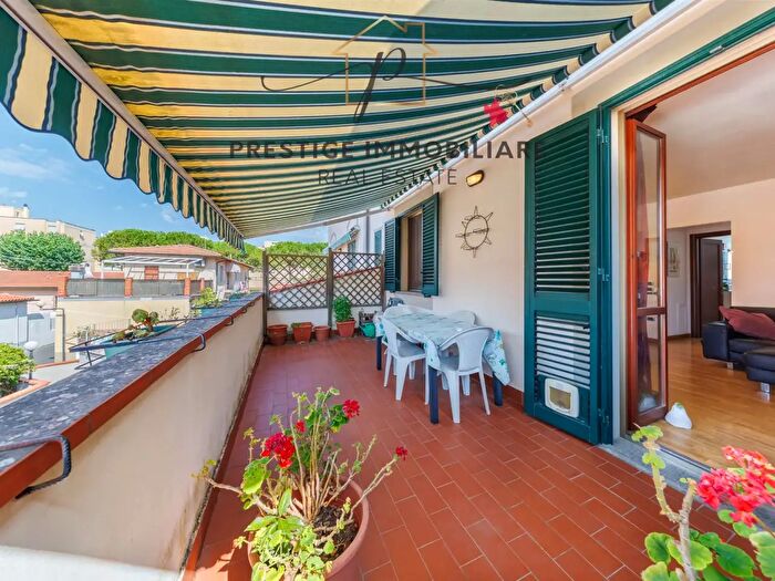 Appartamento con 5 locali in vendita in Livorno
