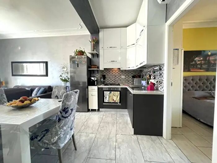 Appartamento trilocale in vendita in Via Mario Crimi, Torino