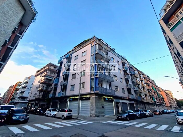 Appartamento bilocale in vendita in Via Montezemolo, Torino
