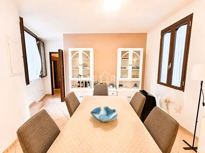 Appartamento trilocale in vendita in Via Annio, Viterbo