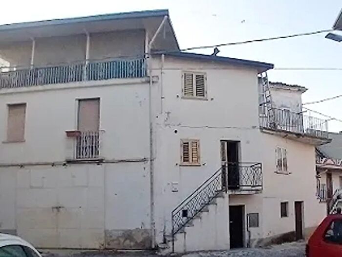 Casa con 6 locali in vendita in Località Caporosso, Guardiagrele