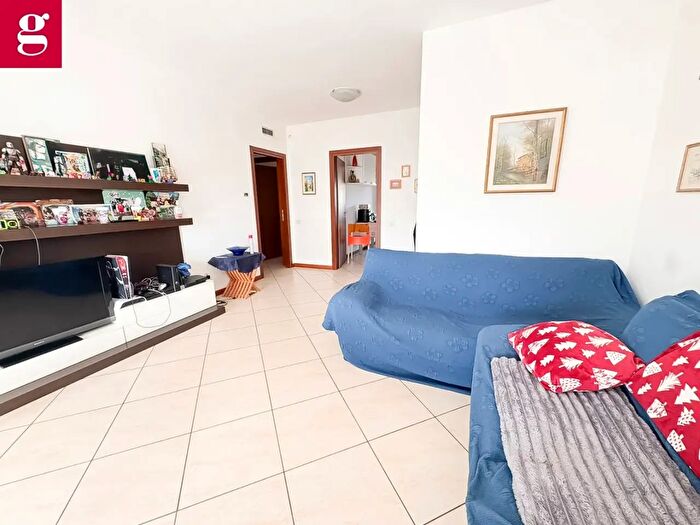 Appartamento trilocale in vendita in Via San Martino, Settimo Milanese