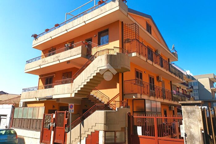 Appartamento quadrilocale in vendita in Via Umberto, Gravina Di Catania