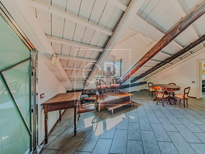 Appartamento con 6 locali in affitto in Via Roma, Torino