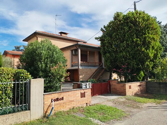 Casa con 5 locali in vendita in Via G di Vittorio, Massa Lombarda