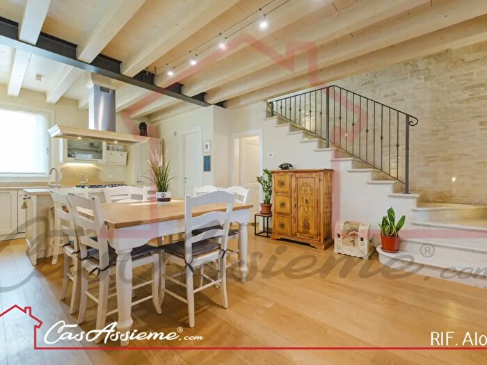 Casa con 6 locali in vendita in Borso Del Grappa