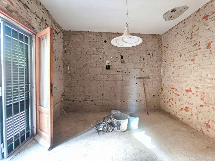Casa quadrilocale in vendita in Via Tosco Romagnola, Cascina