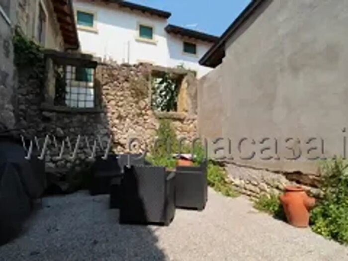 Casa quadrilocale in vendita in Marano Di Valpolicella