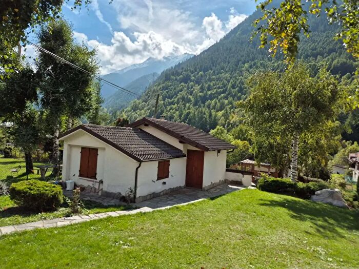 Casa con 7 locali in vendita in Via delle Gure, Fenestrelle