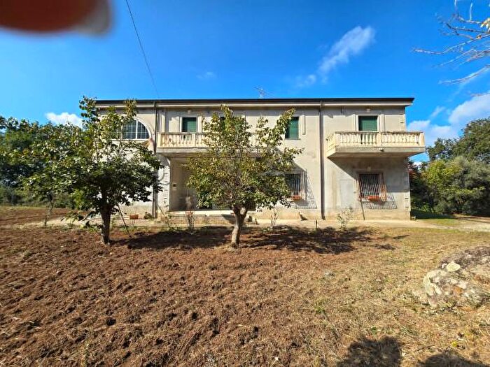 Casa con 6 locali in vendita in Via Nuova Strada Longobardi, Vibo Valentia