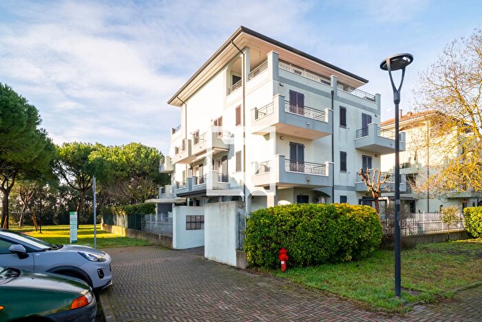 Appartamento trilocale in vendita in Via Girolamo Cardano Cervia, Cervia