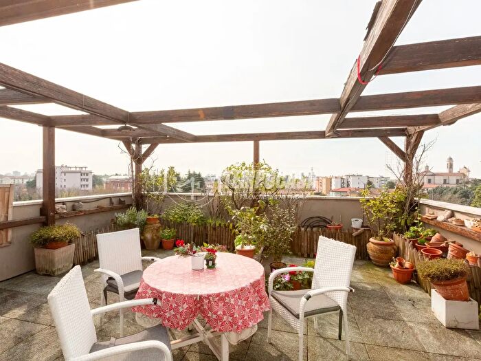 Appartamento trilocale in vendita in Via Volturno, Brescia