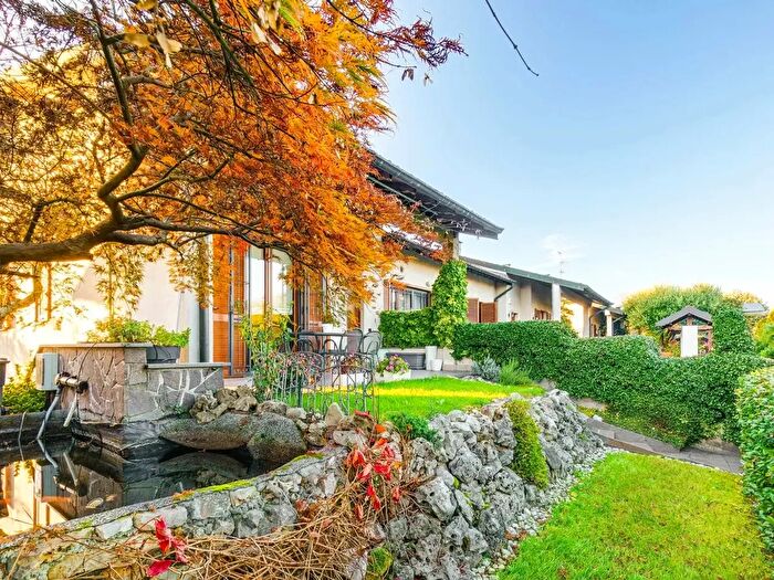 Casa trilocale in vendita in Via Trieste, Saronno