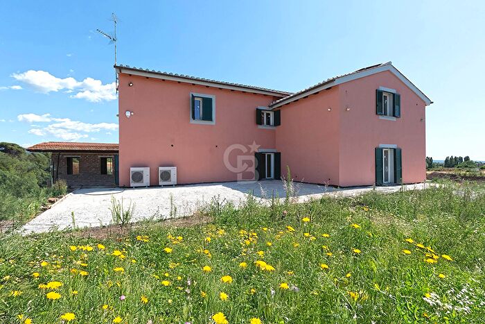Casa con 6 locali in vendita in Strada Castel dAsso, Viterbo