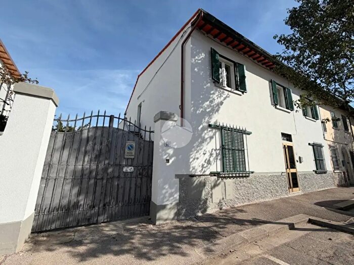 Appartamento con 5 locali in vendita in Via di Brozzi, Firenze