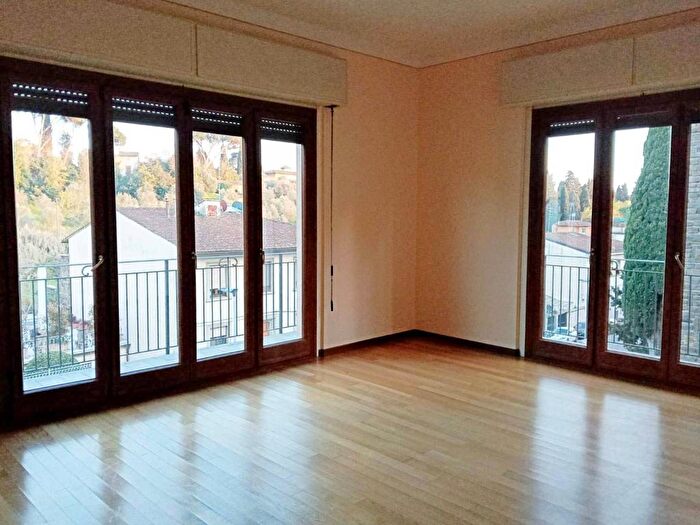 Appartamento con 5 locali in affitto in Leopoldo Vittorio Emanuele Statuto, Firenze