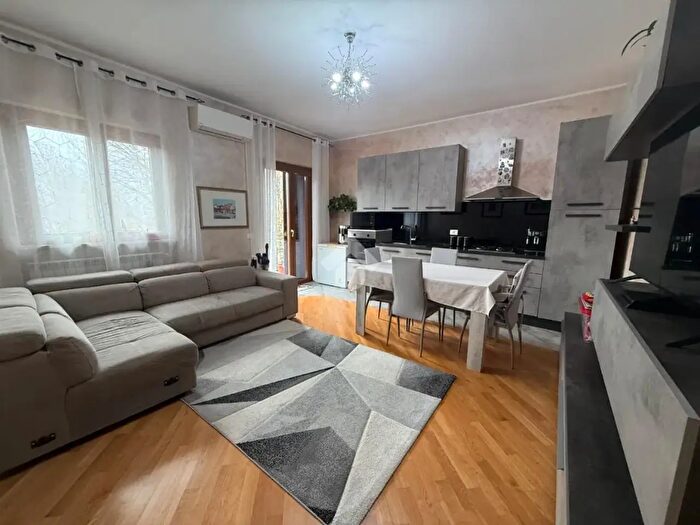 Appartamento trilocale in vendita in Viale Guglielmo Marconi, Vasanello