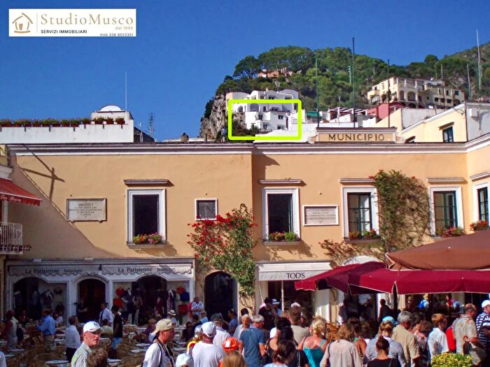 Appartamento quadrilocale in vendita in Via Sopramonte, Capri