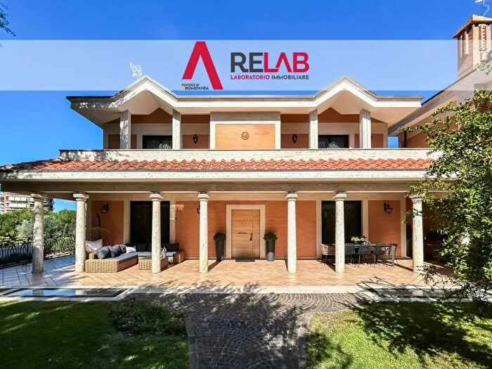 Casa con 9 locali in vendita in Via di Val Cannuta, Roma