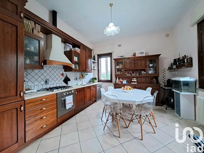 Casa con 7 locali in vendita in Via Martiri della Resistenza, Costa Di Rovigo