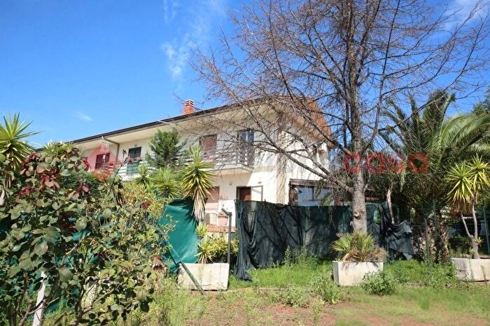 Appartamento trilocale in affitto in via del bosco, Centro, Mascalucia