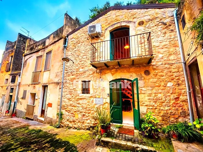 Casa bilocale in vendita in Vico Pio, Modica