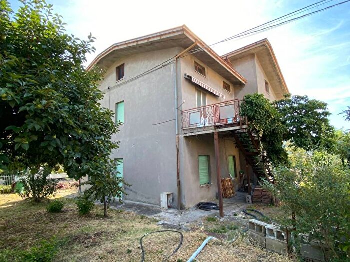 Casa con 6 locali in vendita in Strada Provinciale Marecchia, Centro, Novafeltria