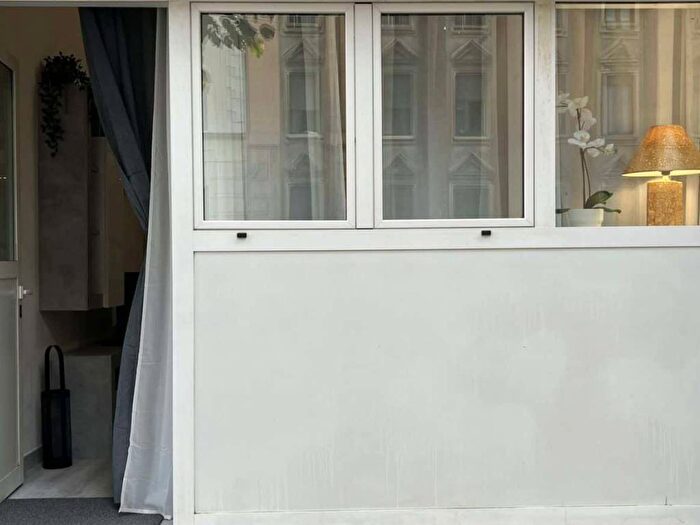 Appartamento trilocale in affitto in Via Breno, Lodi Brenta, Milano