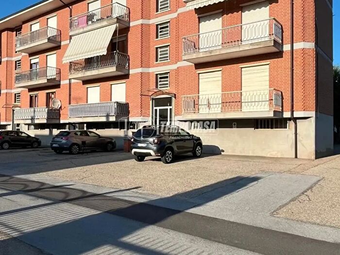 Appartamento trilocale in vendita in Via Divisione Cuneense, Corneliano D'Alba