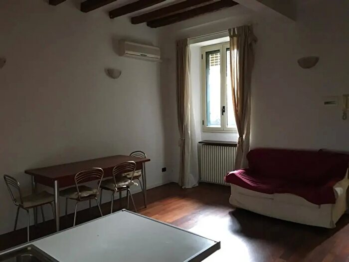 Appartamento bilocale in affitto in Via Monviso, Milano