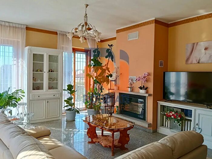 Casa trilocale in vendita in Via Giuseppe Verdi, Zinasco