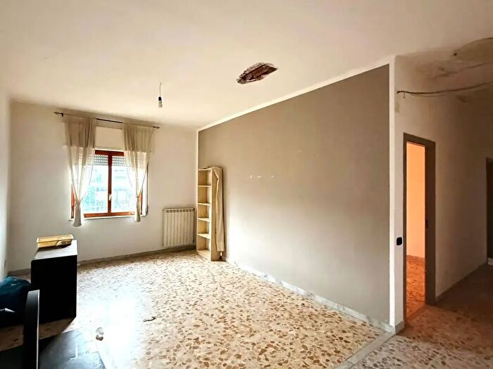 Appartamento trilocale in vendita in Via Vicinale Paradiso, Napoli