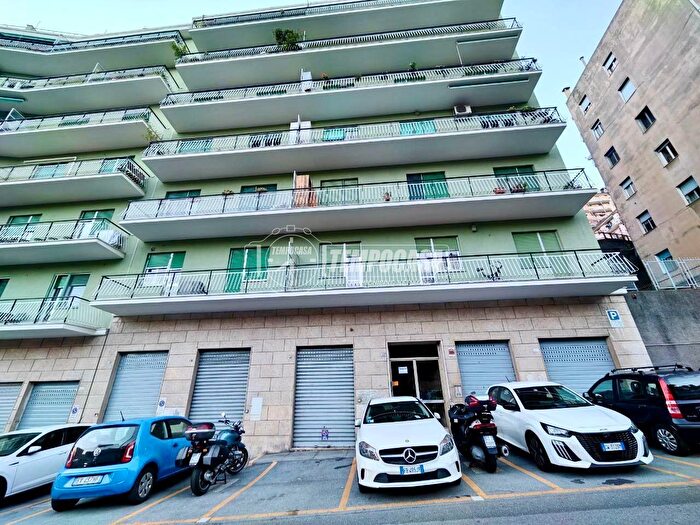 Appartamento quadrilocale in vendita in Via SantAlberto, Genova