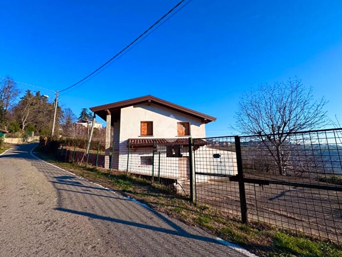 Casa trilocale in vendita in Via Vergomberra, Canneto Pavese