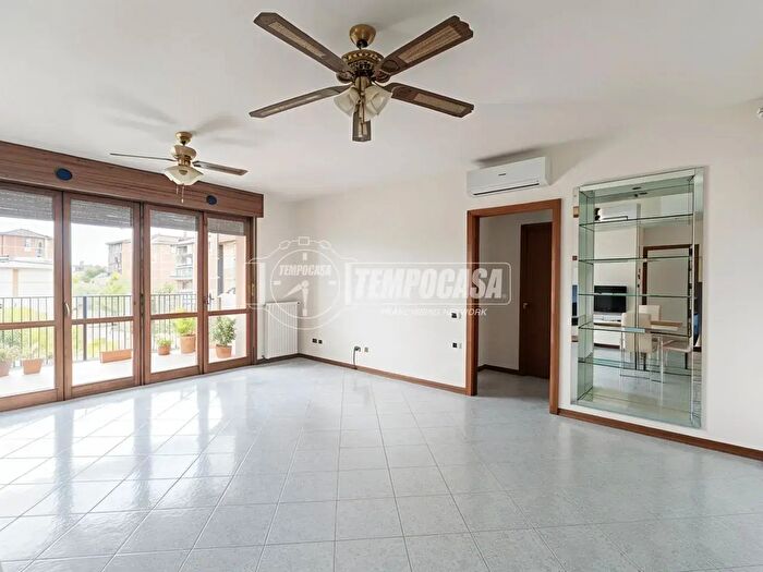 Appartamento quadrilocale in vendita in Via Aldo Moro, Settimo Milanese