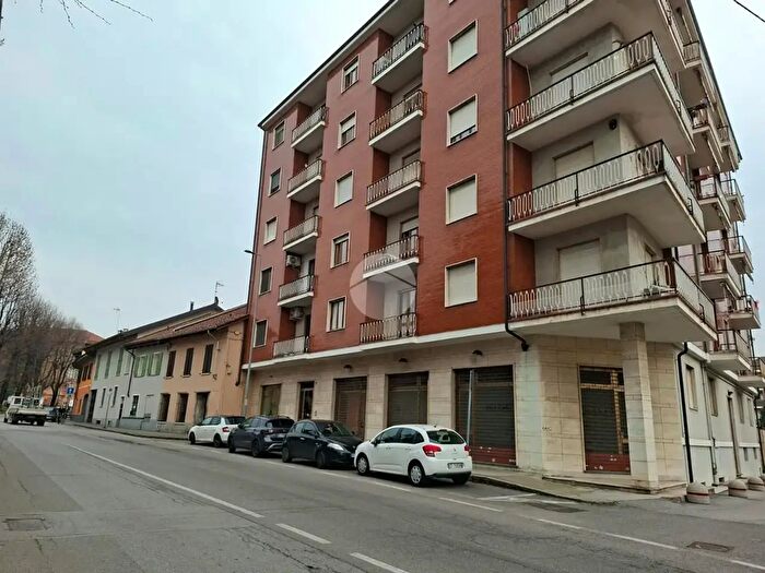 Appartamento trilocale in vendita in Via Edoardo Brizio, Bra
