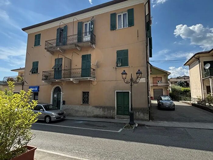Appartamento con 5 locali in vendita in Via Roma, Sesta Godano