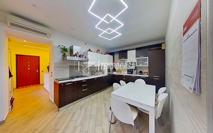 Appartamento con 5 locali in vendita in Via XXIV Maggio, Seveso