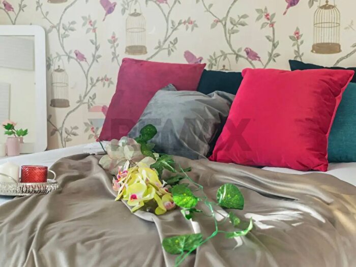 Appartamento con 6 locali in vendita in Via Salvo dAcquisto, San Giovanni La Punta