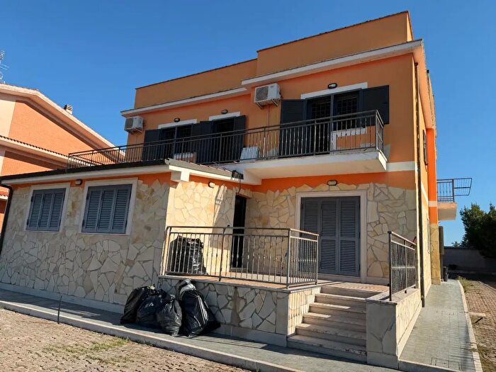 Appartamento bilocale in affitto in Via Anagnina, Roma
