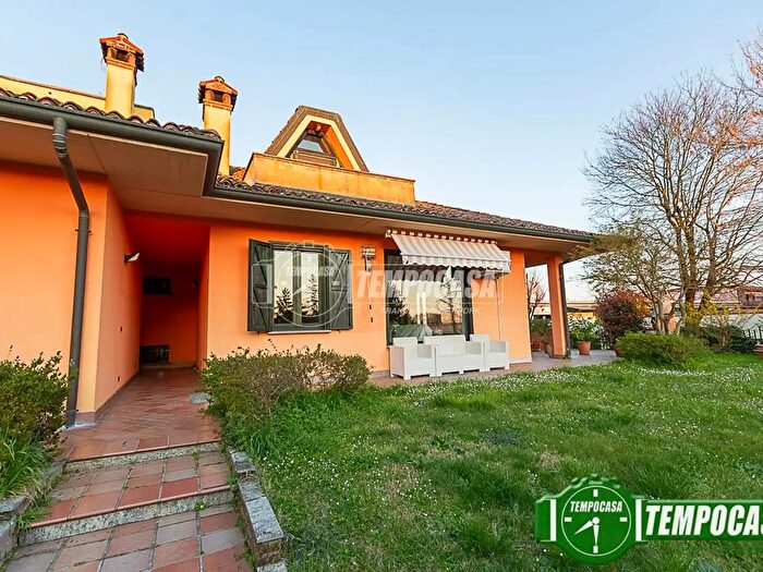 Casa bilocale in vendita in Viale Pietro Nenni, Codogno