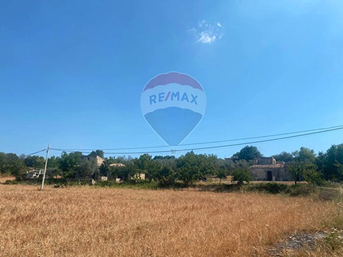 Casa con 10 locali in vendita in Cda Gazzena, Monterosso Almo